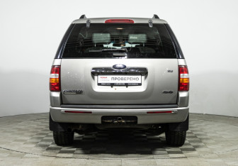 Подержанный автомобиль Ford Explorer 2008 года (6 фото)