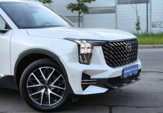 Подержанный автомобиль GAC GS8 2023 года (9 фото)