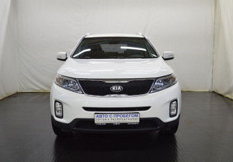 Подержанный автомобиль Kia Sorento 2016 года (2 фото)