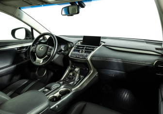 Подержанный автомобиль Lexus NX 2017 года (9 фото)