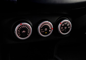 Подержанный автомобиль Mitsubishi Outlander 2007 года (11 фото)