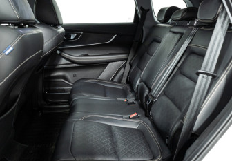 Подержанный автомобиль Chery Tiggo 8 2022 года (10 фото)