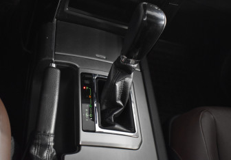 Подержанный автомобиль Toyota Land Cruiser Prado 2017 года (20 фото)