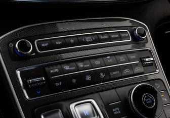Подержанный автомобиль Hyundai Santa Fe 2023 года (16 фото)