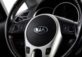 Подержанный автомобиль Kia Venga 2016 года (11 фото)