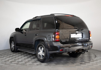 Подержанный автомобиль Chevrolet TrailBlazer 2006 года (7 фото)