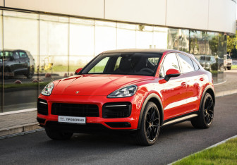 Подержанный автомобиль Porsche Cayenne 2019 года (3 фото)