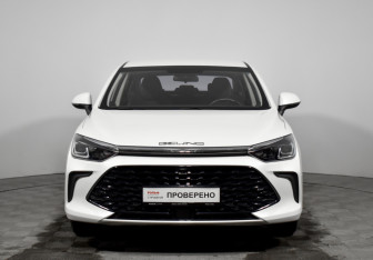 Подержанный автомобиль BAIC U5 Plus 2023 года (2 фото)