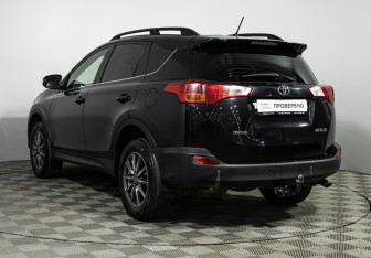 Подержанный автомобиль Toyota RAV4 2013 года (7 фото)