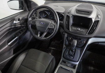Подержанный автомобиль Ford Kuga 2017 года (8 фото)