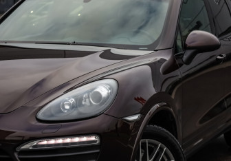 Подержанный автомобиль Porsche Cayenne 2014 года (2 фото)