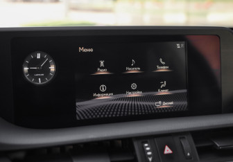 Подержанный автомобиль Lexus ES 2019 года (19 фото)