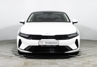 Подержанный автомобиль Kia K5 2022 года (2 фото)