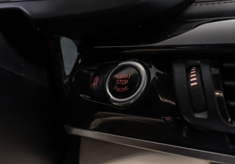 Подержанный автомобиль BMW X6 2016 года (42 фото)