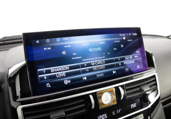 Подержанный автомобиль Toyota Land Cruiser Suv 2015 года (25 фото)