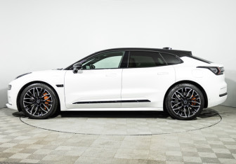 Подержанный автомобиль Zeekr 001 2023 года (8 фото)