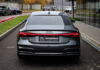 Подержанный автомобиль Audi A7 2018 года (5 фото)