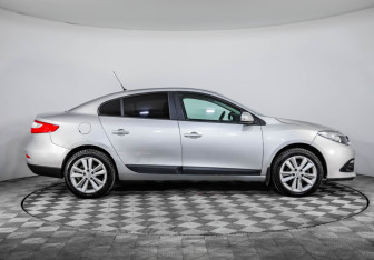 Подержанный автомобиль Renault Fluence 2014 года (4 фото)