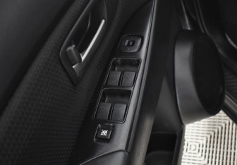 Подержанный автомобиль Mazda 3 Sedan 2007 года (19 фото)