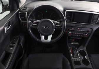 Подержанный автомобиль Kia Sportage 2019 года (10 фото)