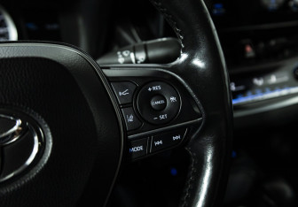 Подержанный автомобиль Toyota Corolla Sedan 2019 года (17 фото)