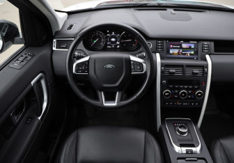 Подержанный автомобиль Land Rover Discovery Sport 2018 года (13 фото)