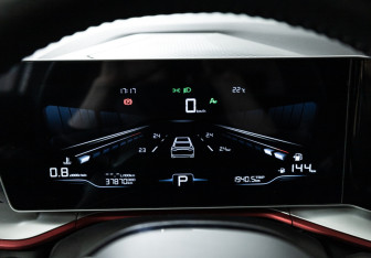 Подержанный автомобиль Geely Coolray 2024 года (12 фото)