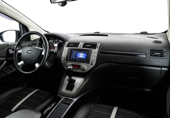 Подержанный автомобиль Ford Kuga 2011 года (9 фото)