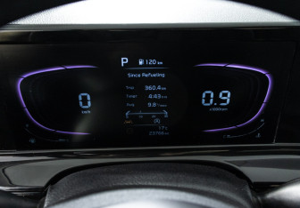 Подержанный автомобиль Kia Seltos 2023 года (13 фото)