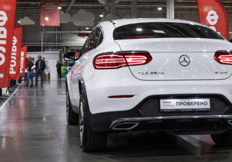 Подержанный автомобиль Mercedes-Benz GLC Coupe 2016 года (10 фото)