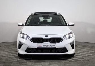 Подержанный автомобиль Kia Ceed Hatchback 2021 года (7 фото)