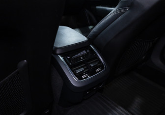 Подержанный автомобиль Volvo S90 2018 года (19 фото)