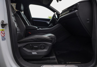 Подержанный автомобиль Volkswagen Touareg 2020 года (29 фото)