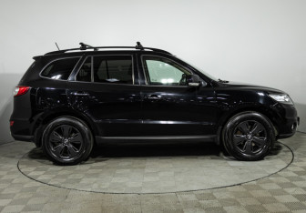 Подержанный автомобиль Hyundai Santa Fe 2011 года (4 фото)