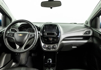 Подержанный автомобиль Chevrolet Spark 2019 года (13 фото)