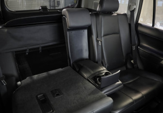 Подержанный автомобиль Toyota Land Cruiser Prado 2017 года (30 фото)