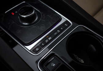 Подержанный автомобиль Jaguar F-Pace 2017 года (20 фото)