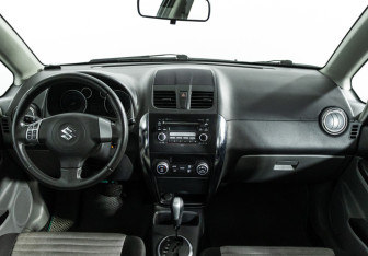 Подержанный автомобиль Suzuki SX4 Hatchback 2012 года (13 фото)