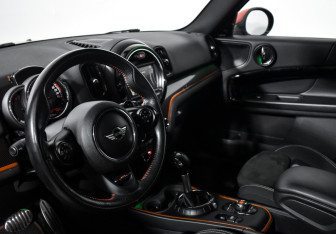 Подержанный автомобиль MINI Countryman 2017 года (9 фото)
