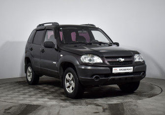 Подержанный автомобиль Chevrolet Niva 2011 года (3 фото)