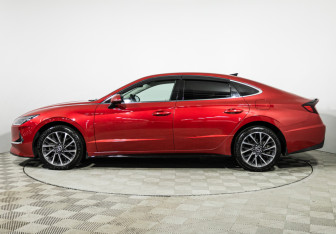 Подержанный автомобиль Hyundai Sonata 2020 года (8 фото)