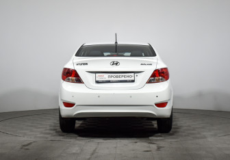 Подержанный автомобиль Hyundai Solaris Sedan 2011 года (6 фото)