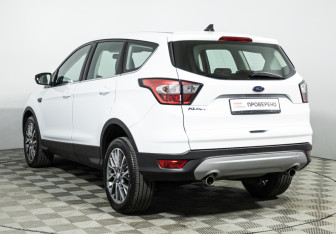 Подержанный автомобиль Ford Kuga 2017 года (7 фото)
