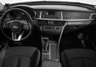Подержанный автомобиль Kia Optima Sedan 2019 года (16 фото)