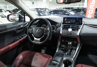 Подержанный автомобиль Lexus NX 2019 года (15 фото)
