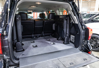 Подержанный автомобиль Toyota Land Cruiser Suv 2012 года (26 фото)