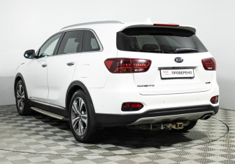 Подержанный автомобиль Kia Sorento 2019 года (7 фото)