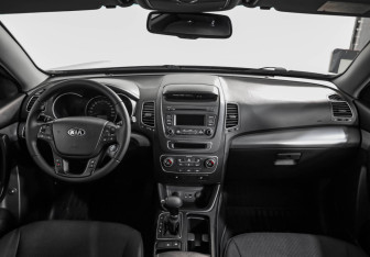 Подержанный автомобиль Kia Sorento 2013 года (9 фото)