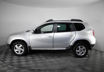 Подержанный автомобиль Renault Duster 2013 года (8 фото)