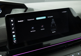 Подержанный автомобиль Changan UNI-V 2024 года (19 фото)